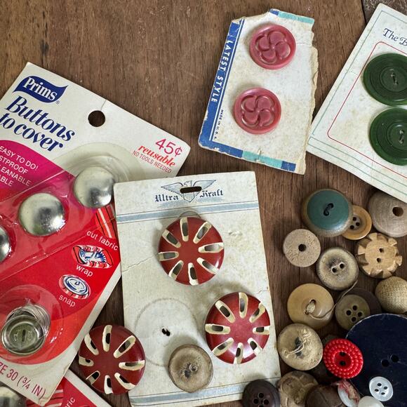 True Vintage Bakelite Celluloid Plastic Button Variety Bundle LOT 13 ounces - Picture 4 of 13